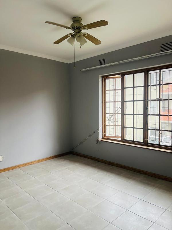 To Let 3 Bedroom Property for Rent in Manors KwaZulu-Natal