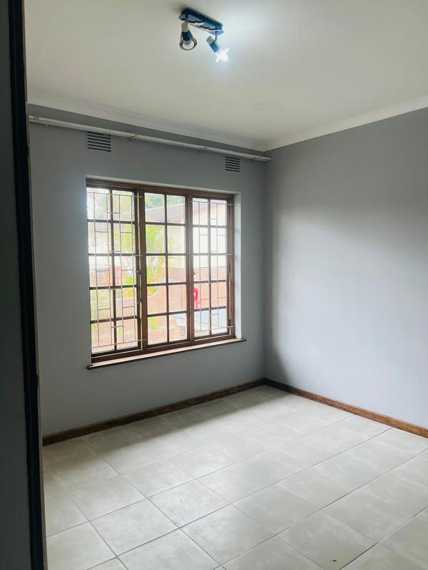 To Let 3 Bedroom Property for Rent in Manors KwaZulu-Natal