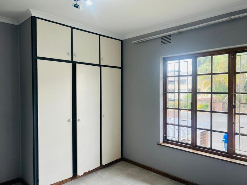 To Let 3 Bedroom Property for Rent in Manors KwaZulu-Natal