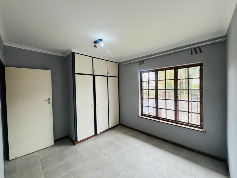 To Let 3 Bedroom Property for Rent in Manors KwaZulu-Natal