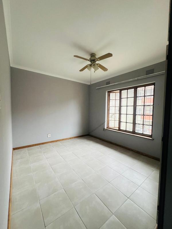 To Let 3 Bedroom Property for Rent in Manors KwaZulu-Natal