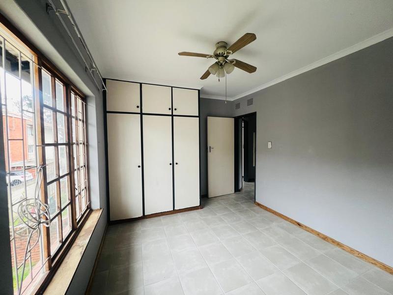 To Let 3 Bedroom Property for Rent in Manors KwaZulu-Natal