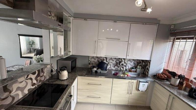 3 Bedroom Property for Sale in Morningside KwaZulu-Natal