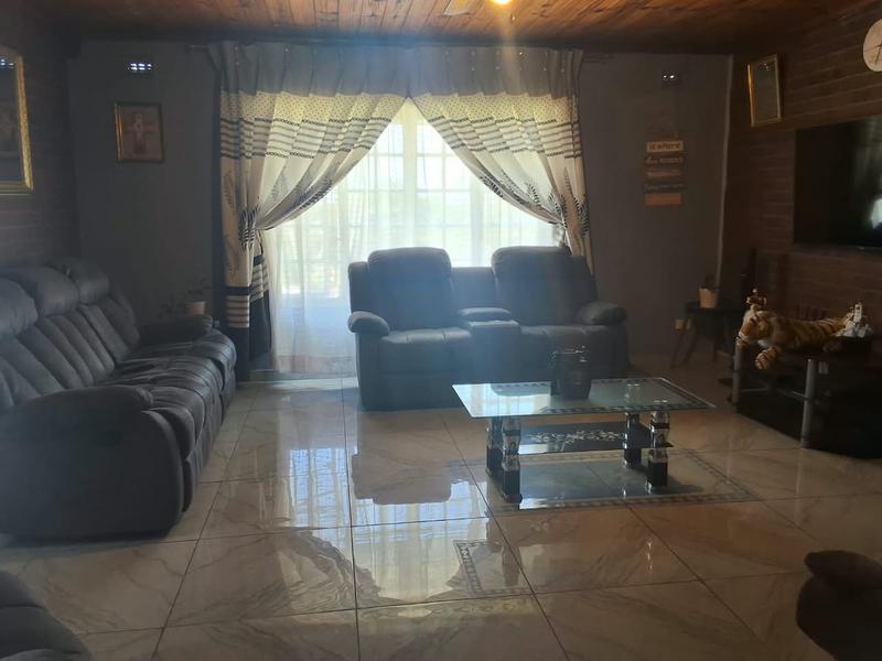 4 Bedroom Property for Sale in Escombe KwaZulu-Natal