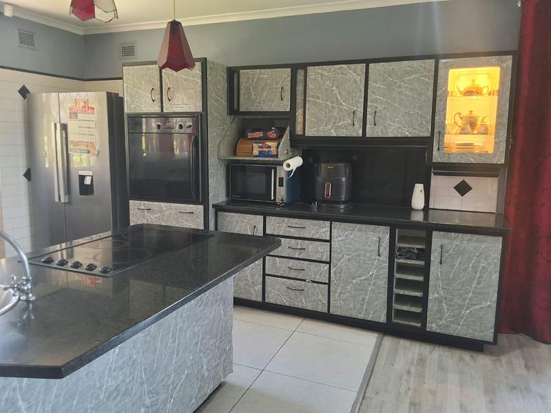 4 Bedroom Property for Sale in Escombe KwaZulu-Natal