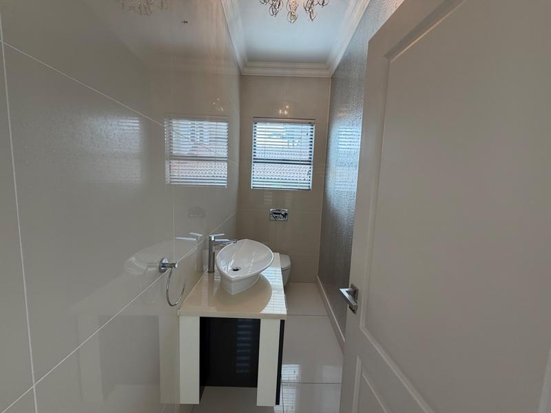 To Let 4 Bedroom Property for Rent in Izinga KwaZulu-Natal