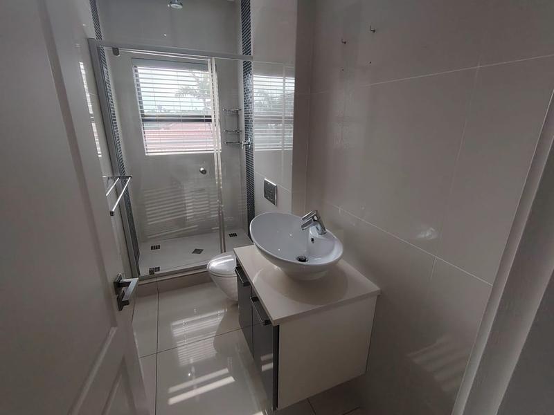 To Let 4 Bedroom Property for Rent in Izinga KwaZulu-Natal