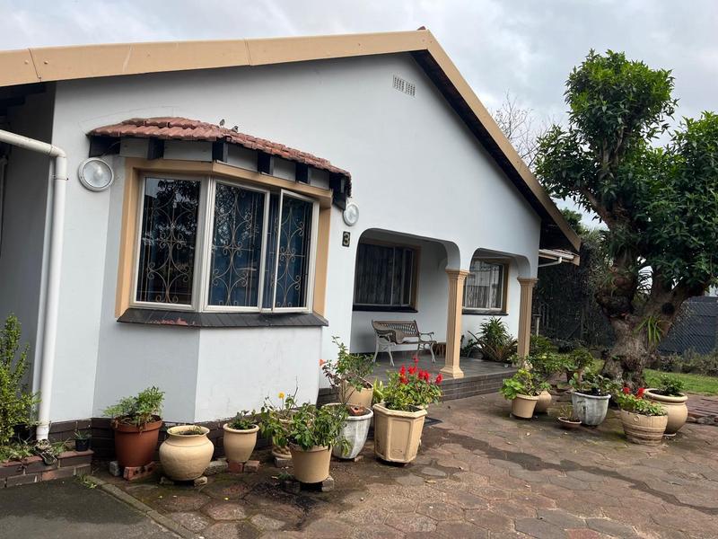 8 Bedroom Property for Sale in Merebank KwaZulu-Natal