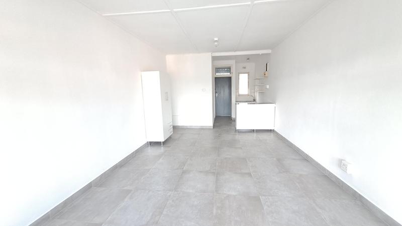 To Let 1 Bedroom Property for Rent in Sea View KwaZulu-Natal
