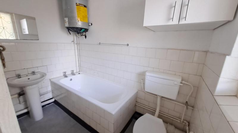 To Let 1 Bedroom Property for Rent in Sea View KwaZulu-Natal