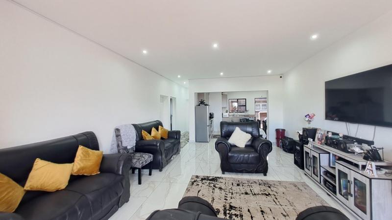 To Let 3 Bedroom Property for Rent in Bluff KwaZulu-Natal