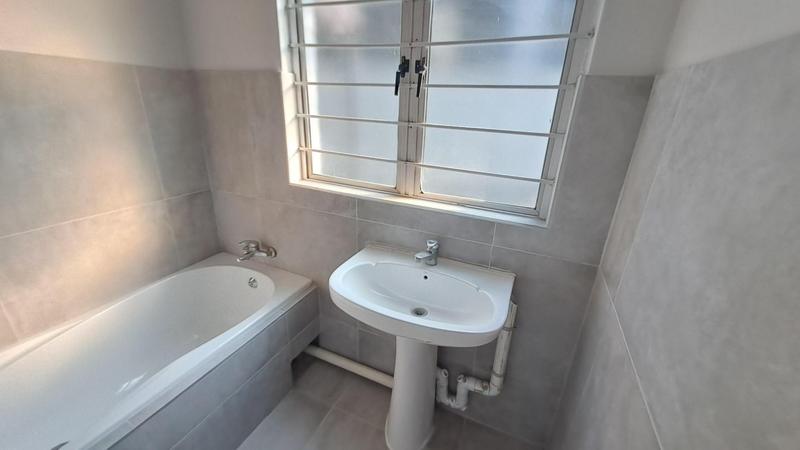 To Let 2 Bedroom Property for Rent in Sea View KwaZulu-Natal