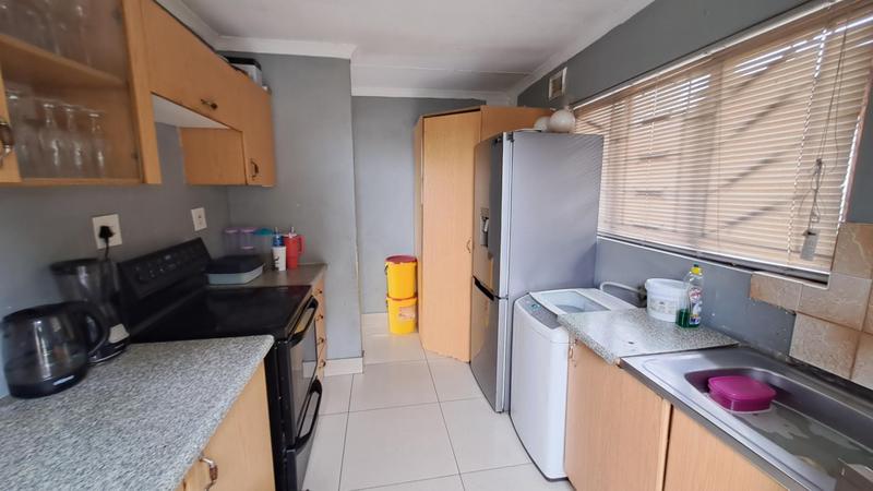To Let 3 Bedroom Property for Rent in Umlazi KwaZulu-Natal