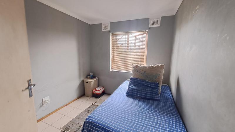 To Let 3 Bedroom Property for Rent in Umlazi KwaZulu-Natal