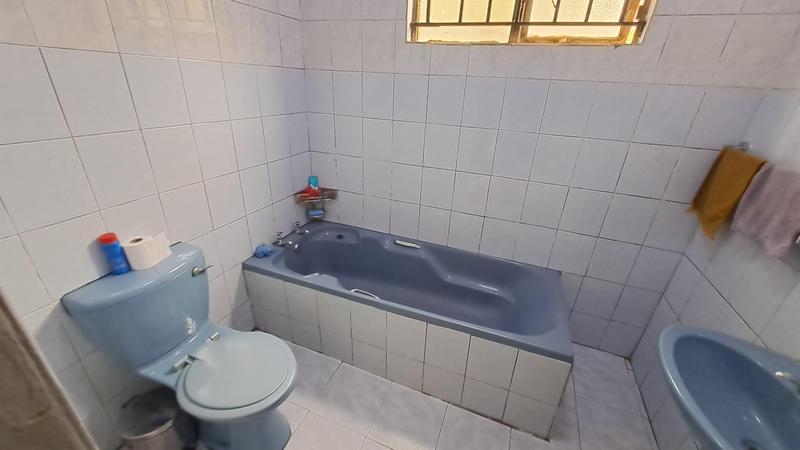 To Let 3 Bedroom Property for Rent in Umlazi KwaZulu-Natal