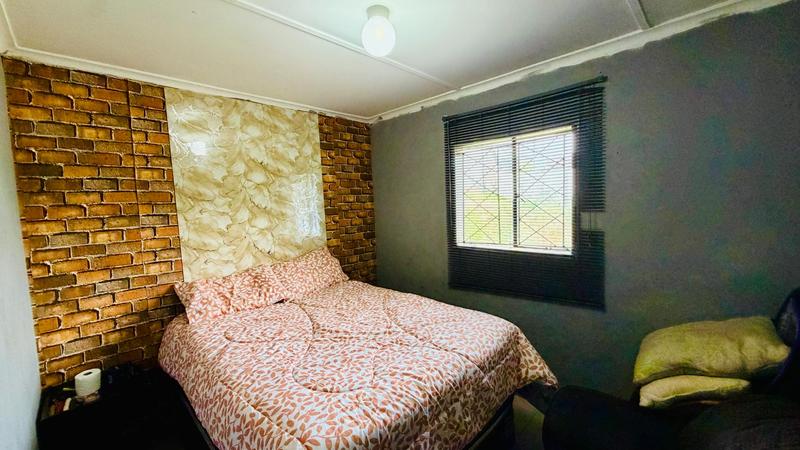 2 Bedroom Property for Sale in Westridge KwaZulu-Natal