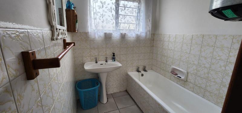 2 Bedroom Property for Sale in Umkomaas KwaZulu-Natal