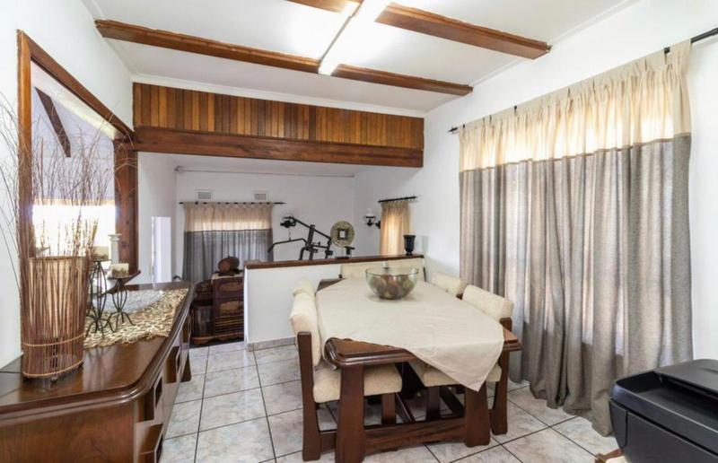 4 Bedroom Property for Sale in Amanzimtoti KwaZulu-Natal
