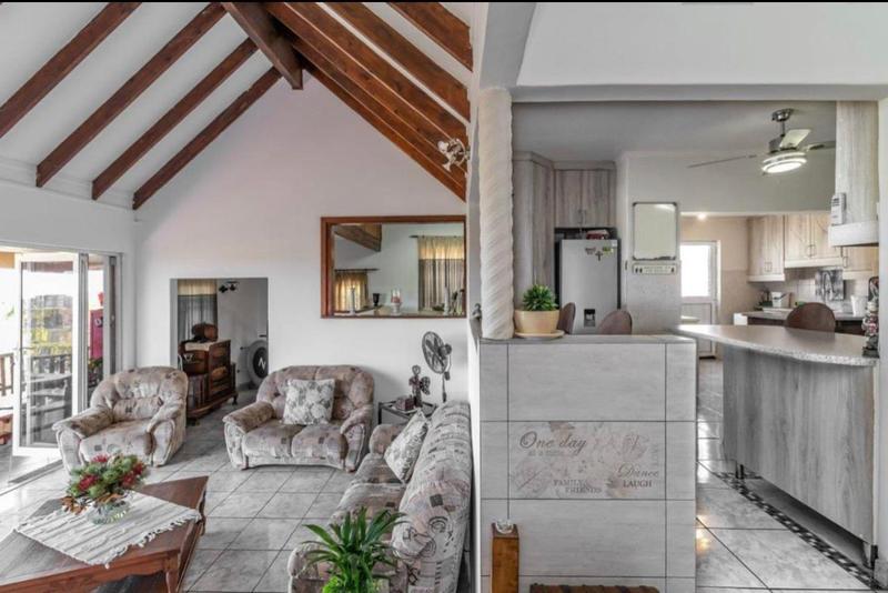 4 Bedroom Property for Sale in Amanzimtoti KwaZulu-Natal
