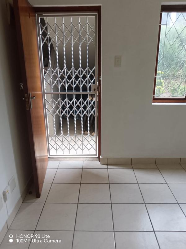 1 Bedroom Property for Sale in Bellair KwaZulu-Natal