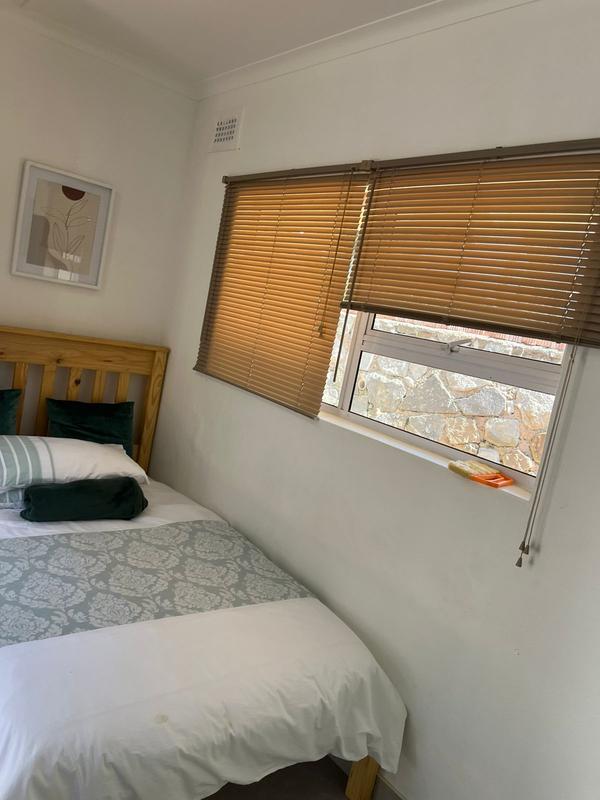 To Let 1 Bedroom Property for Rent in Umhlanga Rocks KwaZulu-Natal
