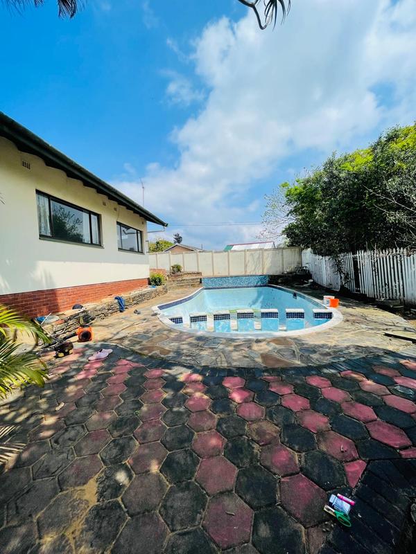 4 Bedroom Property for Sale in Amanzimtoti KwaZulu-Natal