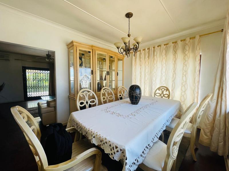 4 Bedroom Property for Sale in Amanzimtoti KwaZulu-Natal
