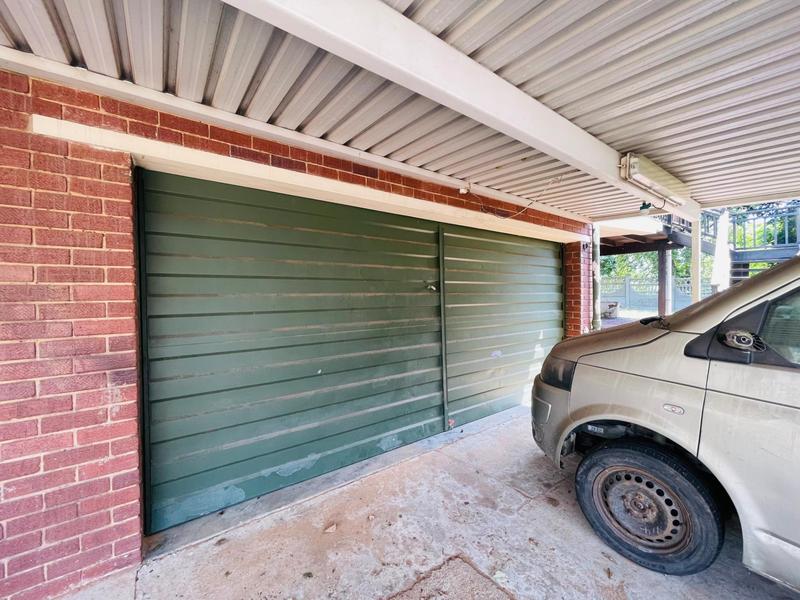 4 Bedroom Property for Sale in Amanzimtoti KwaZulu-Natal