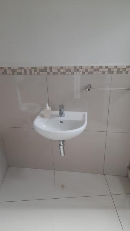 To Let 1 Bedroom Property for Rent in Umhlanga Ridge KwaZulu-Natal
