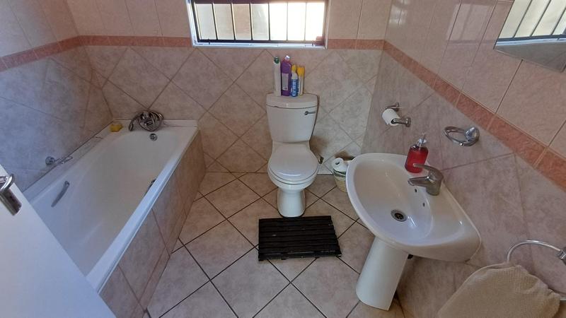 3 Bedroom Property for Sale in Aviary Hill KwaZulu-Natal