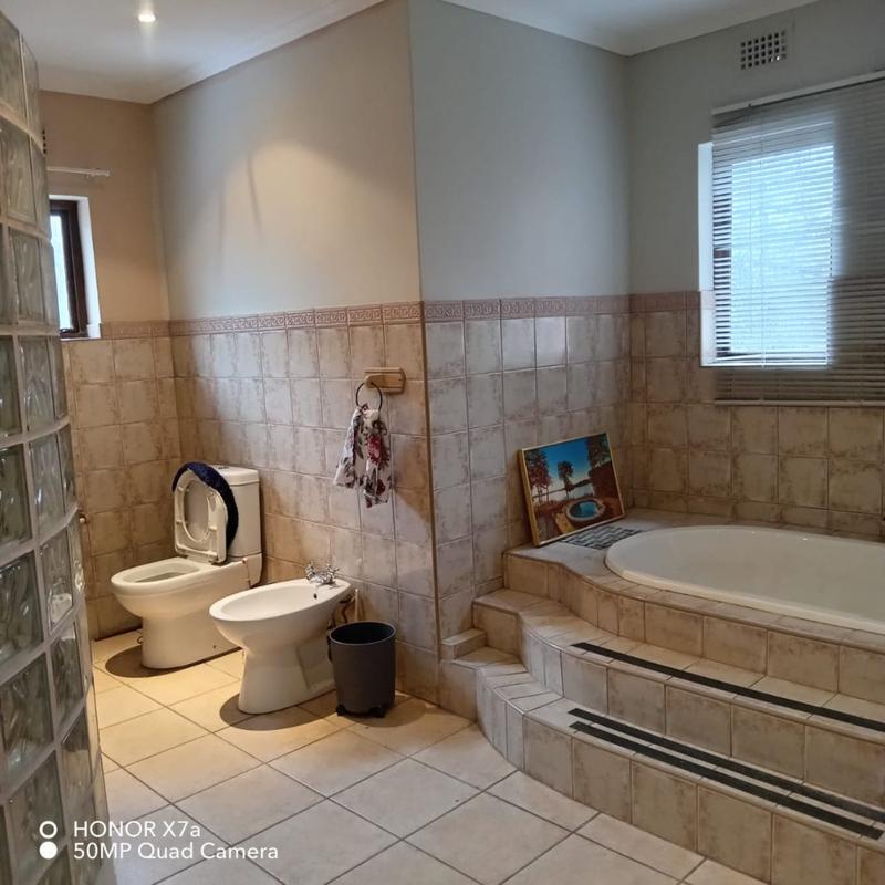 To Let 4 Bedroom Property for Rent in Forest Hills KwaZulu-Natal