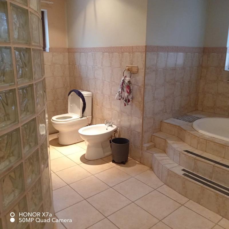 To Let 4 Bedroom Property for Rent in Forest Hills KwaZulu-Natal