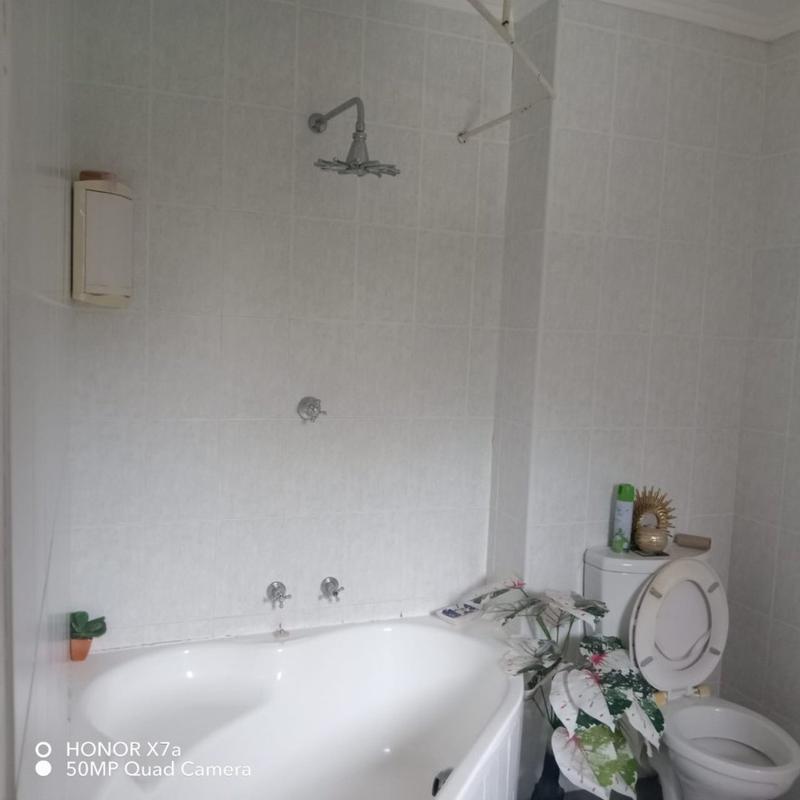 To Let 4 Bedroom Property for Rent in Forest Hills KwaZulu-Natal