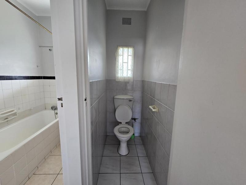 To Let 2 Bedroom Property for Rent in Scottburgh KwaZulu-Natal