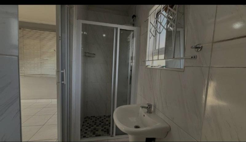 To Let 1 Bedroom Property for Rent in Bayview KwaZulu-Natal