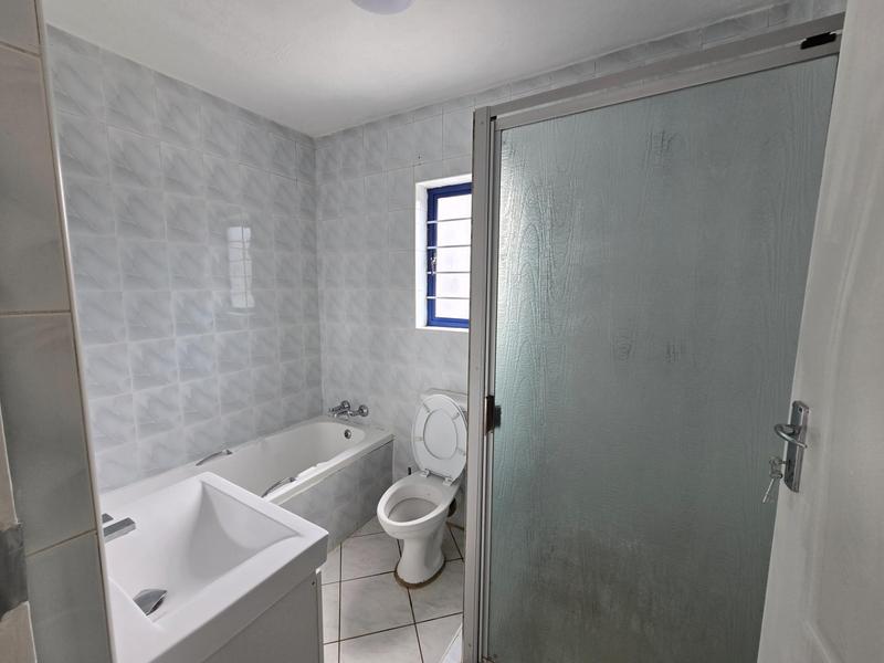 2 Bedroom Property for Sale in Scottburgh KwaZulu-Natal