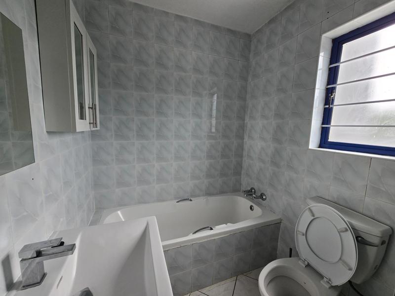 2 Bedroom Property for Sale in Scottburgh KwaZulu-Natal