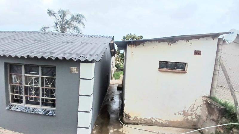 2 Bedroom Property for Sale in Umlazi KwaZulu-Natal