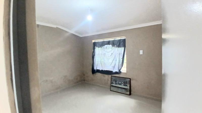 2 Bedroom Property for Sale in Umlazi KwaZulu-Natal