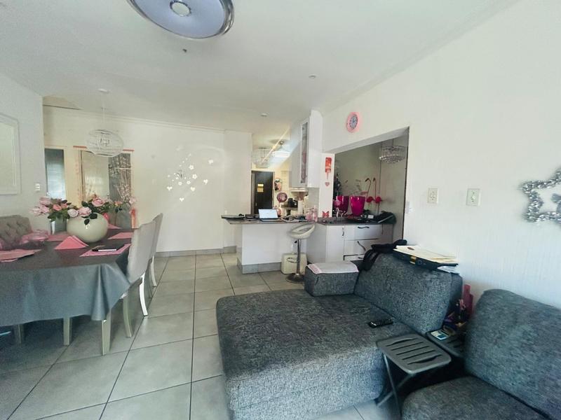 2 Bedroom Property for Sale in Arboretum KwaZulu-Natal