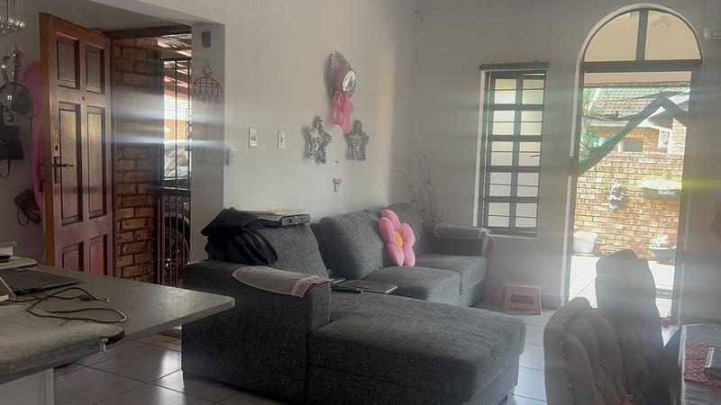 2 Bedroom Property for Sale in Arboretum KwaZulu-Natal