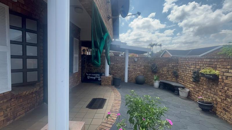 2 Bedroom Property for Sale in Arboretum KwaZulu-Natal