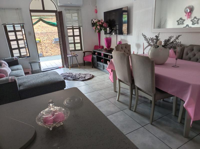 2 Bedroom Property for Sale in Arboretum KwaZulu-Natal