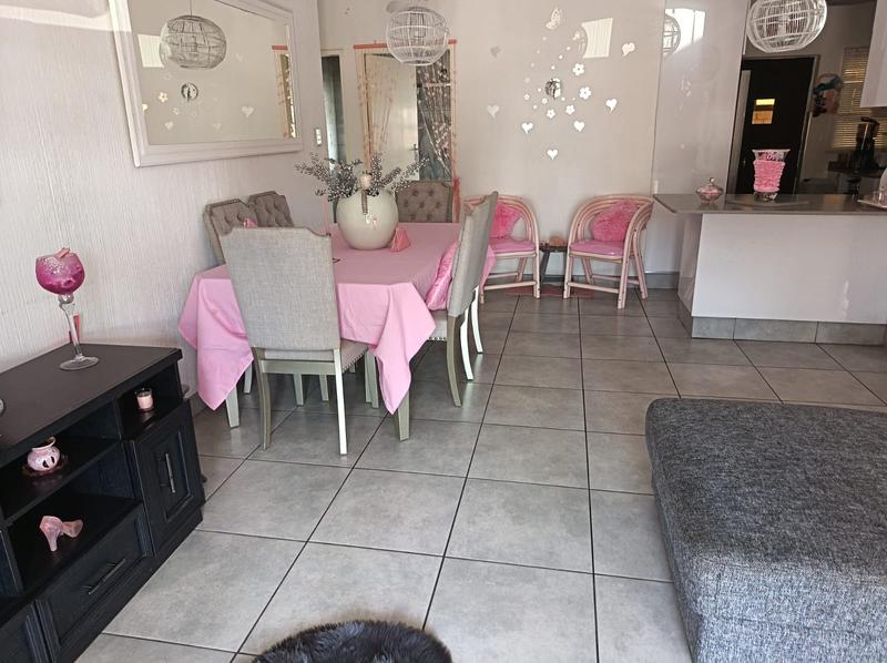 2 Bedroom Property for Sale in Arboretum KwaZulu-Natal