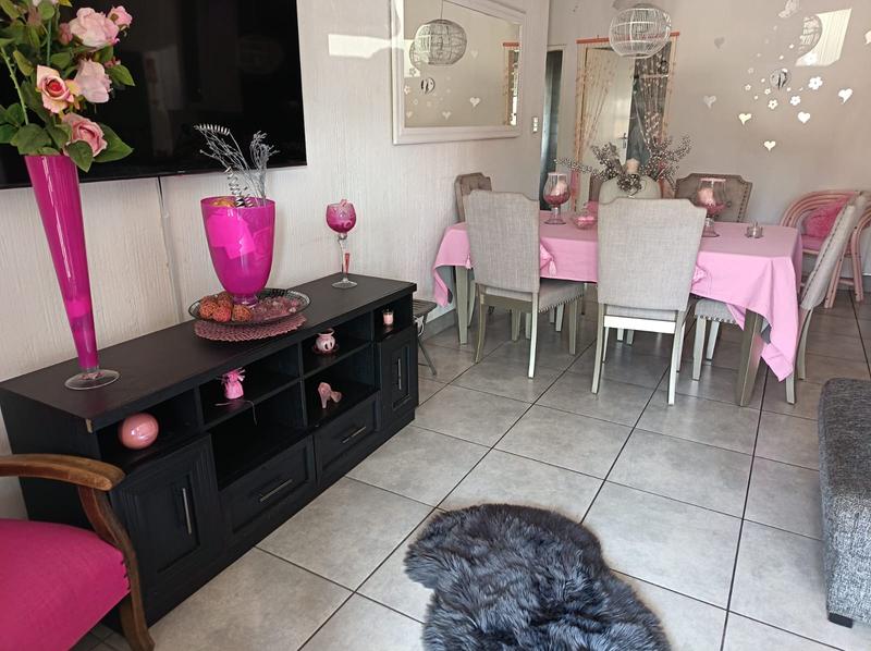 2 Bedroom Property for Sale in Arboretum KwaZulu-Natal