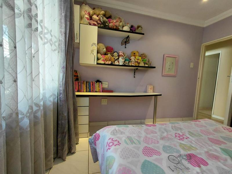 2 Bedroom Property for Sale in Sherwood KwaZulu-Natal