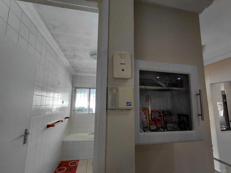 2 Bedroom Property for Sale in Sherwood KwaZulu-Natal