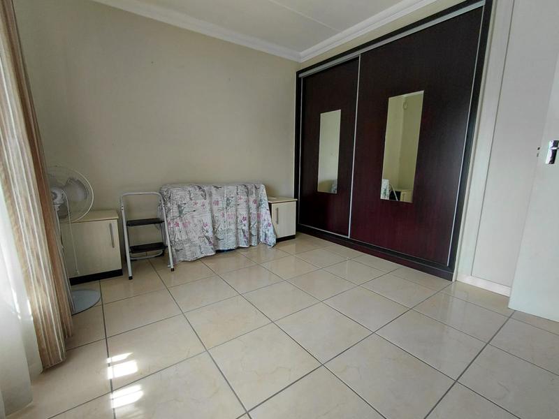 2 Bedroom Property for Sale in Sherwood KwaZulu-Natal