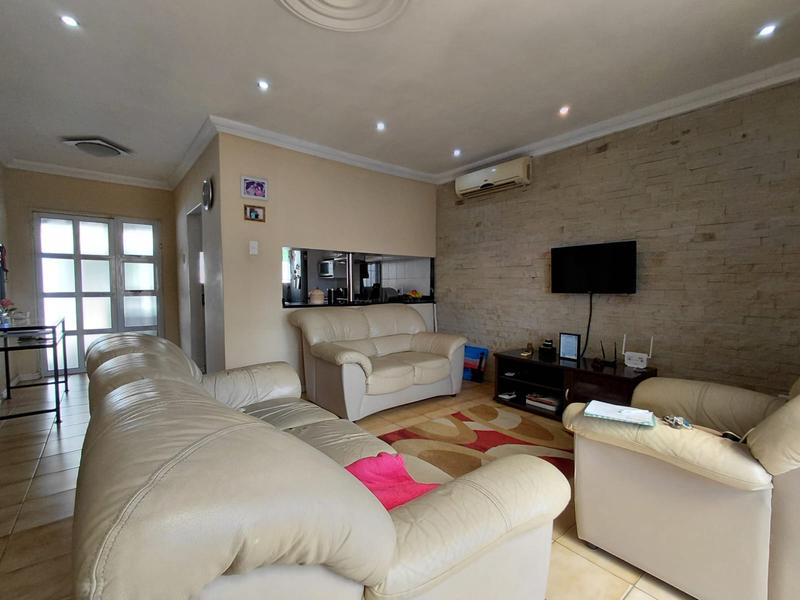2 Bedroom Property for Sale in Sherwood KwaZulu-Natal