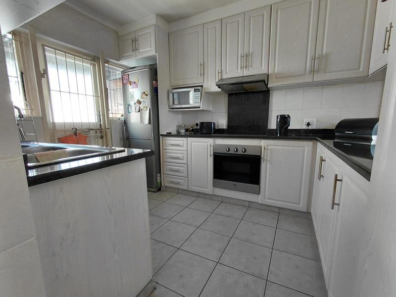 2 Bedroom Property for Sale in Sherwood KwaZulu-Natal